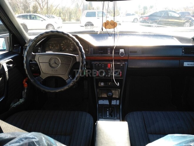 Mercedes E 250 1992, 743,000 km - 2.5 l - Bakı