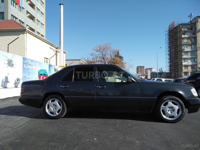 Mercedes E 250 1992, 743,000 km - 2.5 l - Bakı