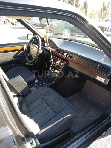 Mercedes E 250 1992, 743,000 km - 2.5 l - Bakı