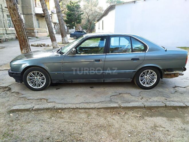 BMW 525 1988, 346,967 km - 2.5 l - Sumqayıt