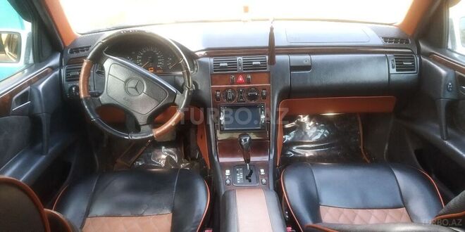 Mercedes E 280 1996, 390,000 km - 2.8 l - Balakən