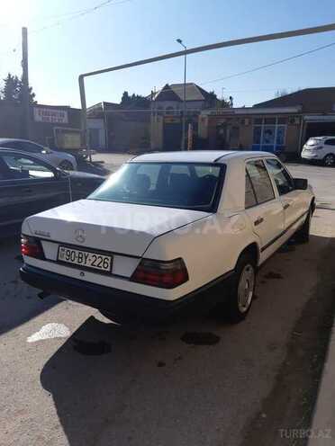 Mercedes E 230 1988, 424,313 km - 2.3 l - Bakı