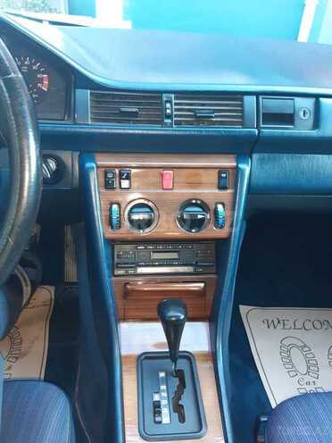 Mercedes E 230 1988, 424,313 km - 2.3 l - Bakı