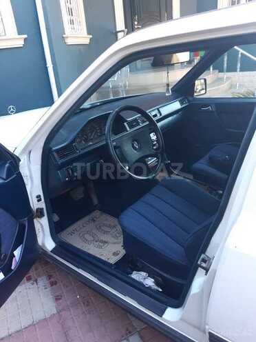 Mercedes E 230 1988, 424,313 km - 2.3 l - Bakı