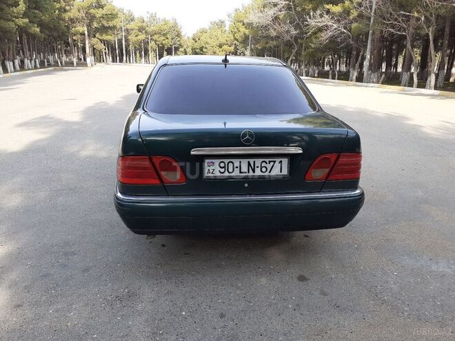 Mercedes E 230 1996, 395,000 km - 2.3 l - Sumqayıt