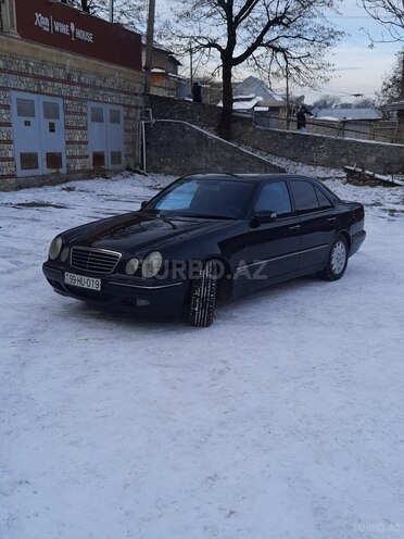 Mercedes E 320 2001, 380,475 km - 3.2 l - Füzuli