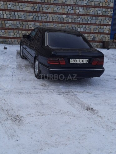 Mercedes E 320 2001, 380,475 km - 3.2 l - Füzuli