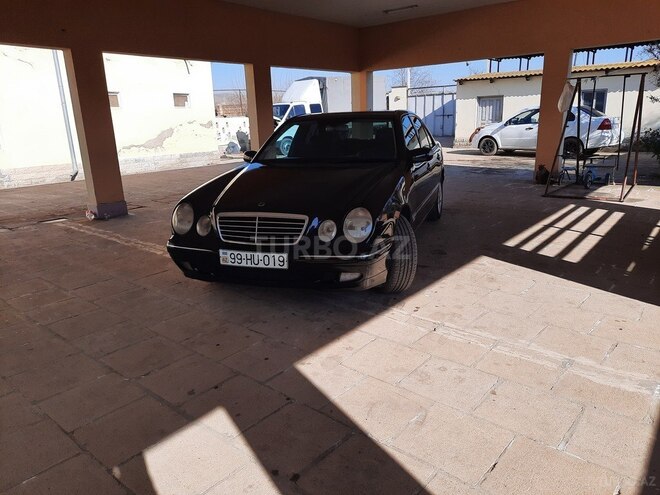 Mercedes E 320 2001, 380,475 km - 3.2 l - Füzuli