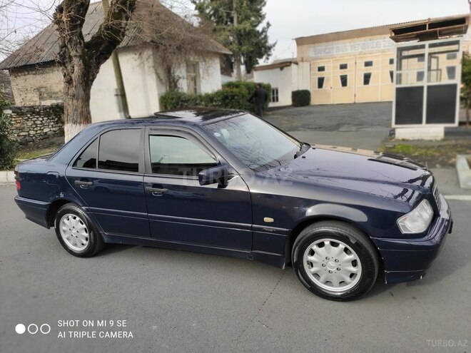 Mercedes C 220 1998, 283,500 km - 2.2 л - Zaqatala