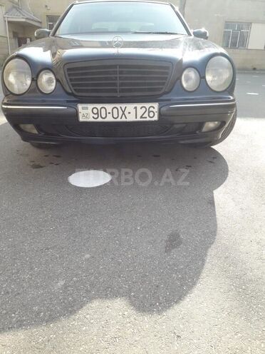 Mercedes E 220 2001, 285,000 km - 2.2 l - Bakı