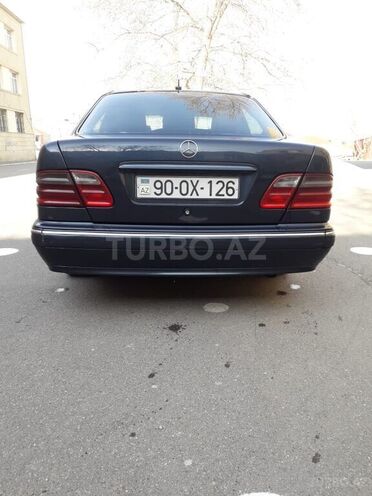 Mercedes E 220 2001, 285,000 km - 2.2 l - Bakı