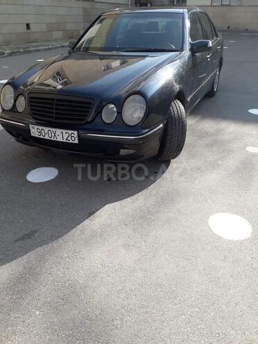 Mercedes E 220 2001, 285,000 km - 2.2 l - Bakı