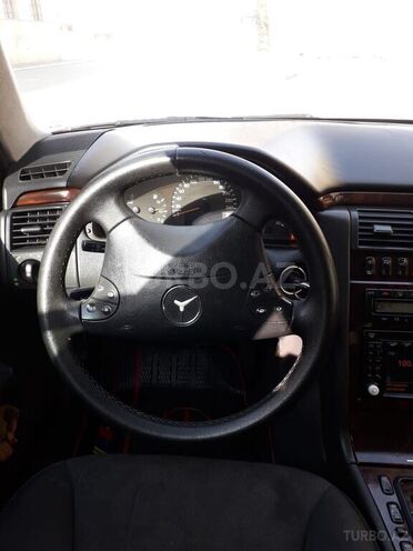 Mercedes E 220 2001, 285,000 km - 2.2 l - Bakı