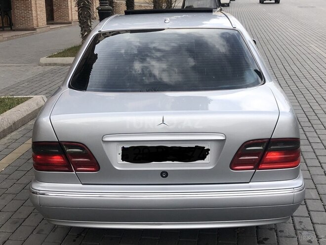 Mercedes E 240 2001, 214,492 km - 2.4 l - Gəncə