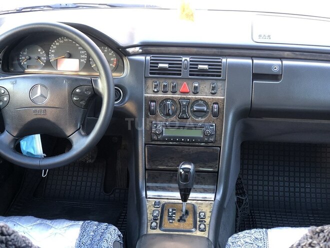 Mercedes E 240 2001, 214,492 km - 2.4 l - Gəncə