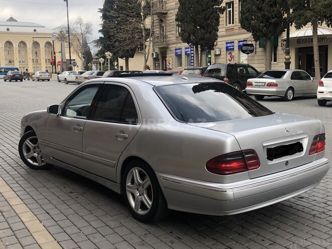 Mercedes E 240 2001, 214,492 km - 2.4 l - Gəncə