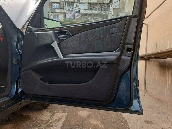 Mercedes E 220 1998, 650,000 km - 2.2 l - Bakı