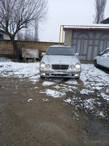 Mercedes E 240 2000, 274,444 km - 2.4 l - Neftçala