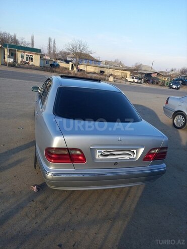 Mercedes E 240 2000, 274,444 km - 2.4 l - Neftçala