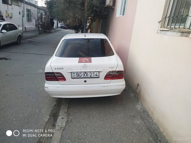 Mercedes E 220 2000, 489,000 km - 2.2 l - Bakı