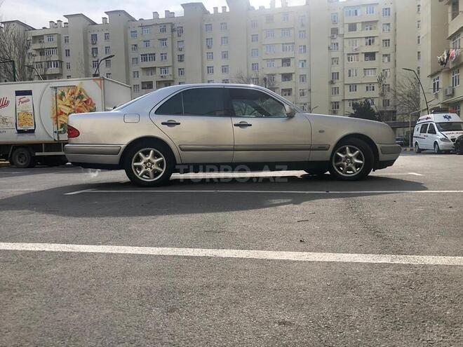 Mercedes E 240 1998, 217,584 km - 2.4 л - Bakı