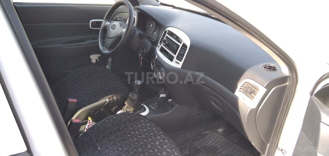 Hyundai Accent 2009, 255,000 km - 1.4 l - Sumqayıt