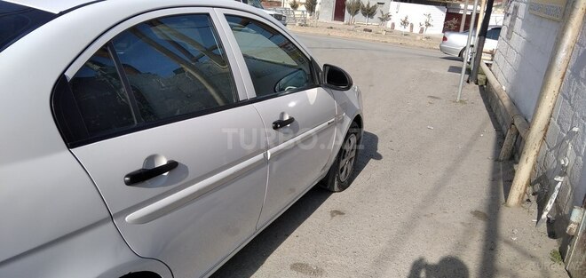 Hyundai Accent 2009, 255,000 km - 1.4 l - Sumqayıt