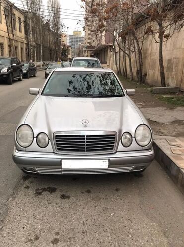 Mercedes E 240 1999, 250,000 km - 2.4 л - Bakı