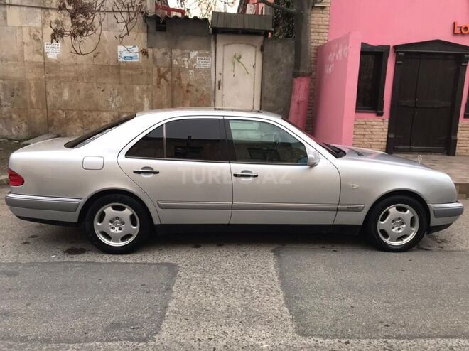Mercedes E 240 1999, 250,000 km - 2.4 л - Bakı