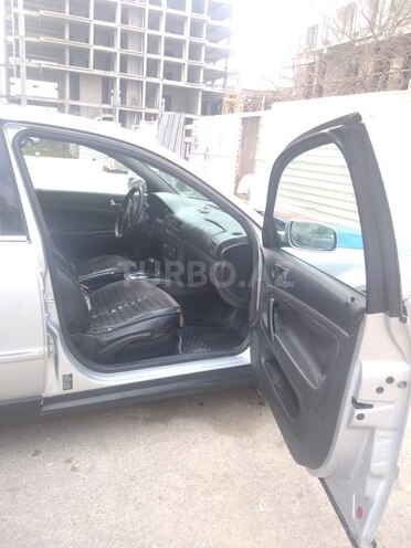 Volkswagen Passat 2001, 325,000 km - 1.8 l - Bakı