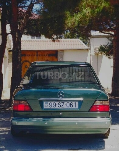 Mercedes E 220 1994, 233,000 km - 2.2 l - Bakı