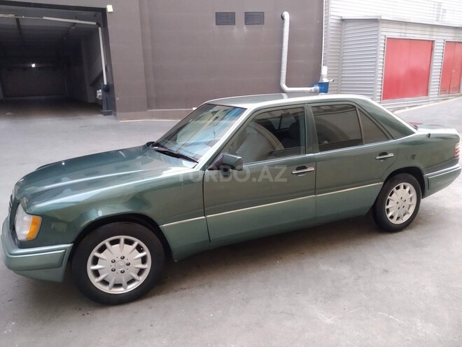 Mercedes E 220 1994, 233,000 km - 2.2 l - Bakı