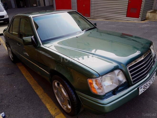 Mercedes E 220 1994, 233,000 km - 2.2 l - Bakı