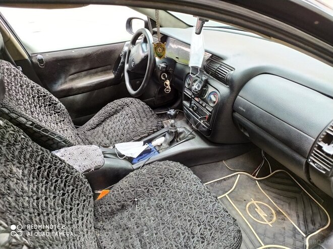 Opel Omega 1996, 300,000 km - 2.0 l - Gəncə