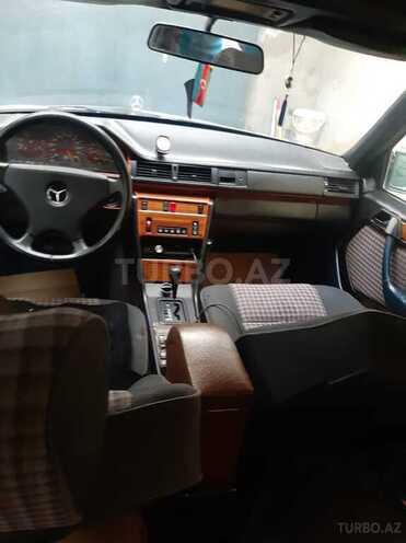 Mercedes E 260 1991, 329,000 km - 2.6 l - Bakı