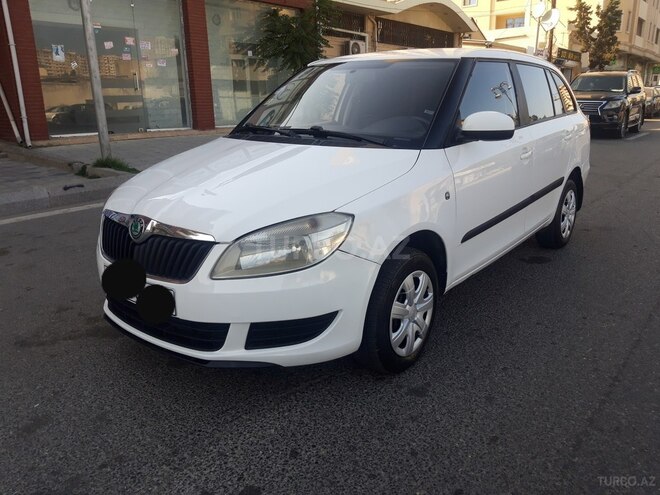 Skoda Fabia 2014, 110,000 km - 1.6 л - Bakı