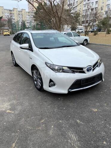 Toyota Auris 2013, 137,300 km - 1.8 л - Bakı