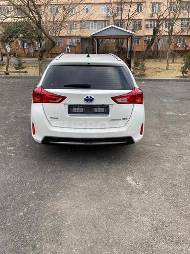 Toyota Auris 2013, 137,300 km - 1.8 л - Bakı