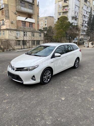 Toyota Auris 2013, 137,300 km - 1.8 л - Bakı