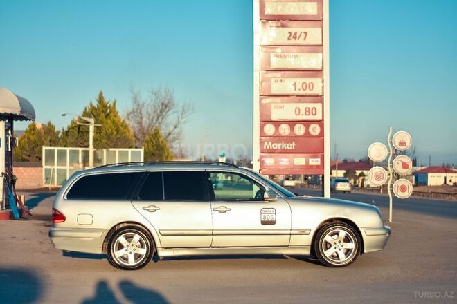 Mercedes E 220 2000, 349,867 km - 2.2 l - Ağstafa