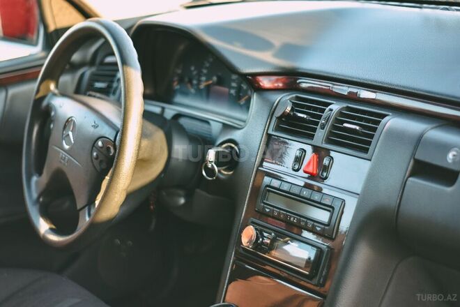 Mercedes E 220 2000, 349,867 km - 2.2 l - Ağstafa