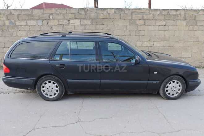 Mercedes E 240 1998, 260,000 km - 2.4 l - Sumqayıt