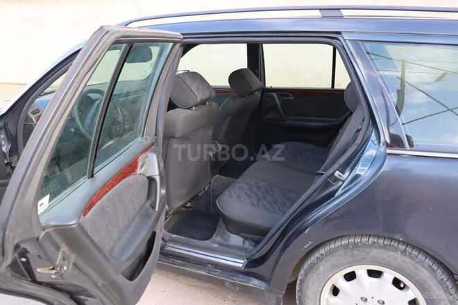 Mercedes E 240 1998, 260,000 km - 2.4 l - Sumqayıt