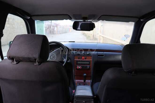 Mercedes E 240 1998, 260,000 km - 2.4 l - Sumqayıt
