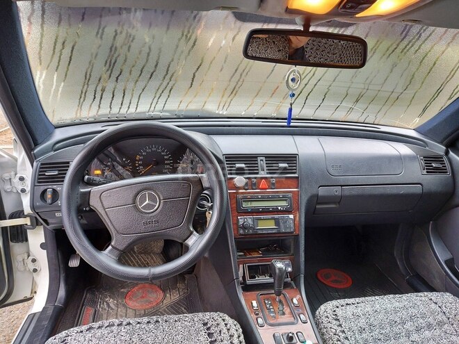 Mercedes C 200 2000, 157,000 km - 2.0 l - Gəncə