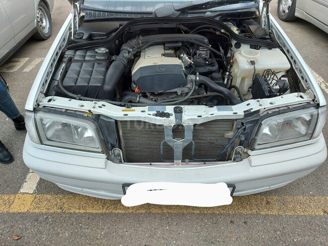 Mercedes C 200 2000, 157,000 km - 2.0 l - Gəncə