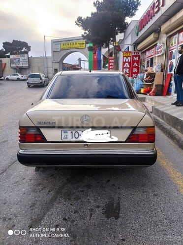 Mercedes E 250 1991, 455,000 km - 2.5 l - Bakı