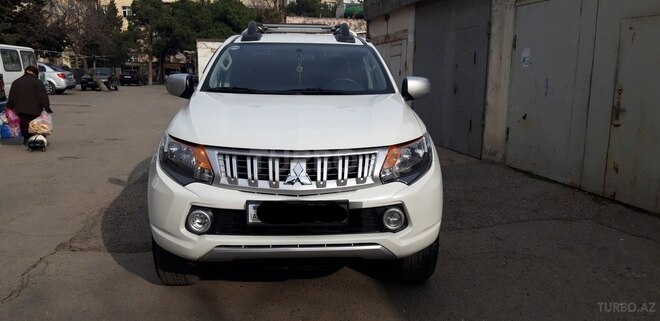 Mitsubishi L200 2015, 63,000 km - 2.5 л - Bakı
