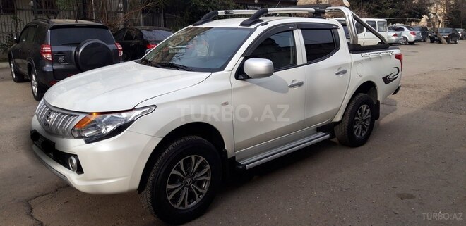 Mitsubishi L200 2015, 63,000 km - 2.5 л - Bakı