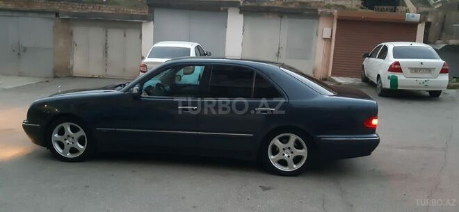 Mercedes E 220 2000, 249,000 km - 2.2 л - Bakı